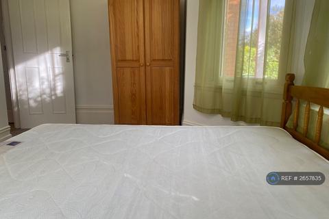 1 bedroom flat to rent, Carysfort Road, London, N8