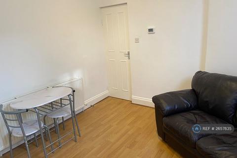 1 bedroom flat to rent, Carysfort Road, London, N8