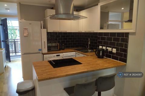 2 bedroom flat to rent, Stafford House, London, SE1