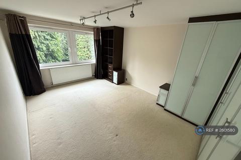 2 bedroom flat to rent, Marcourt Lawns, London, W5