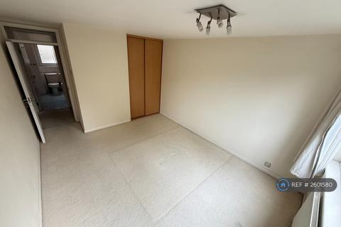 2 bedroom flat to rent, Marcourt Lawns, London, W5