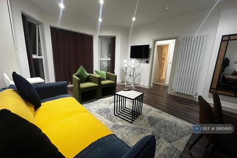 3 bedroom flat to rent, Finchley Road, London, NW11