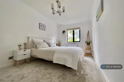 2 bedroom flat to rent, Varne Lodge, Sandgate, Folkestone, CT20