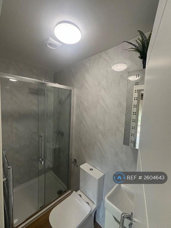 Studio 2 En-Suite