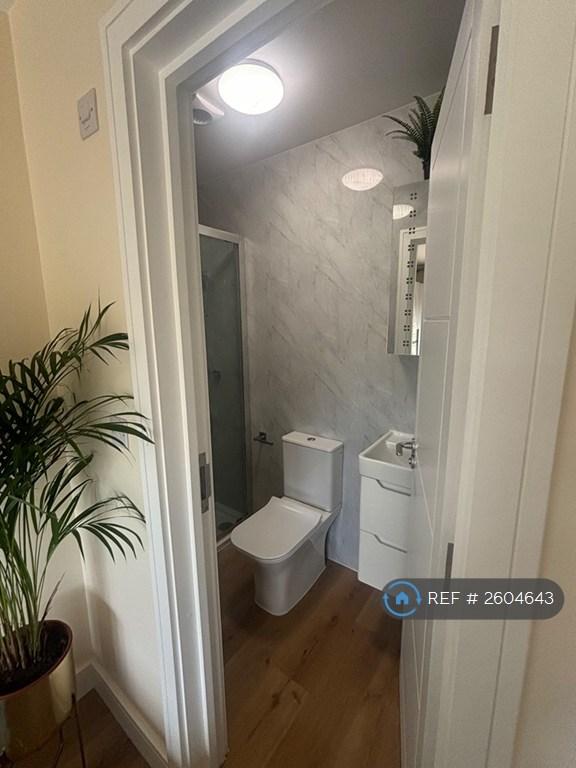 Studio 2 En-Suite
