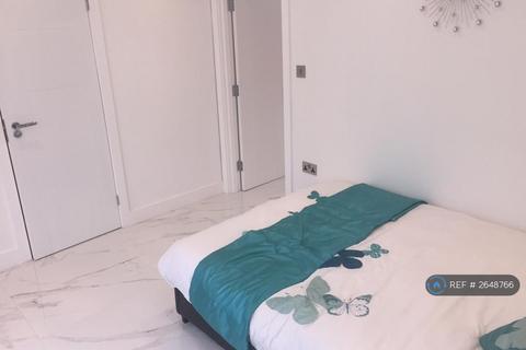 Studio to rent, Chaucer Avenue, Richmond, TW9