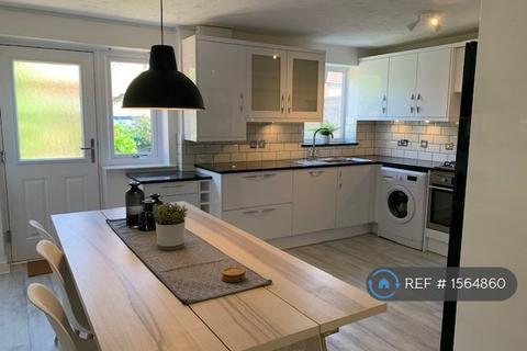 6 bedroom detached house to rent, Nightingale Shott, Egham, TW20