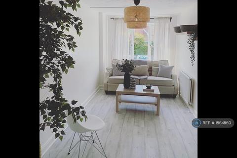 6 bedroom detached house to rent, Nightingale Shott, Egham, TW20