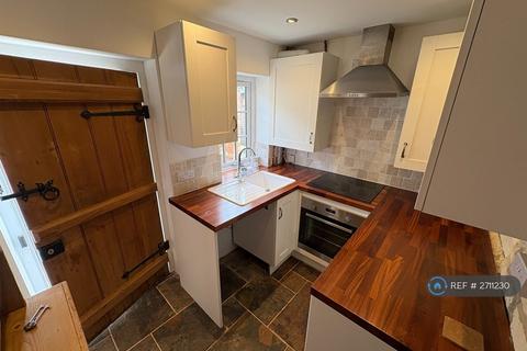 2 bedroom terraced house to rent, Watling Street East, Towcester, NN12