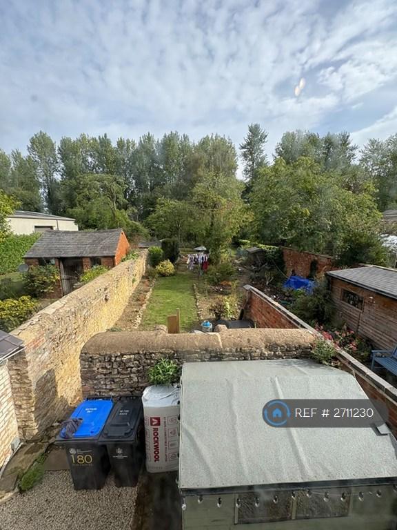 Garden/Rear 1 (150ft)
