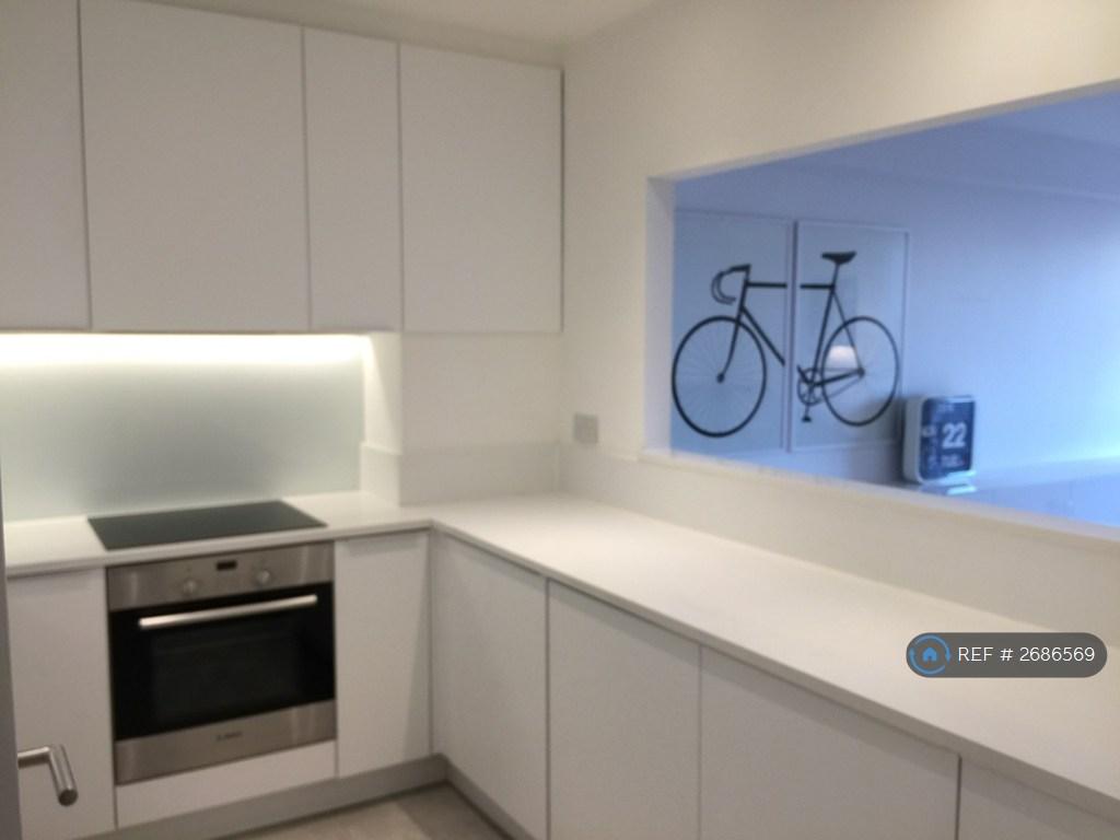 Fully Equipped: Washer/Dry, Dishwasher, Microwave