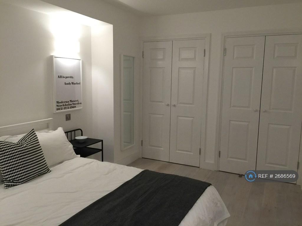 Bedroom With Built In Wardrobe.