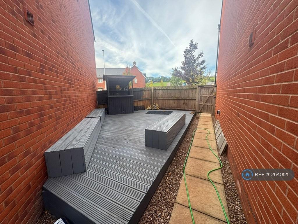 Shared Living Space: Garden