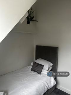 4 bedroom detached house to rent, Well Bank Road, Washington, NE37