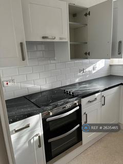 2 bedroom flat to rent, Surbiton Hill Road, Surbiton, KT6