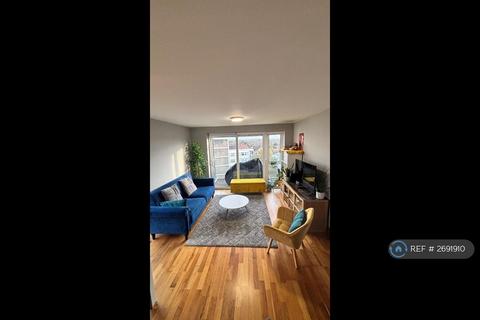 2 bedroom flat to rent, Aquarius Court, Edgware, HA8