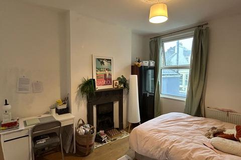undefined, 20 Derry Avenue