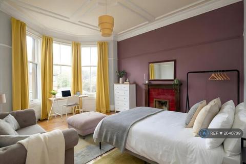 undefined, Clarence Drive, Glasgow, G12