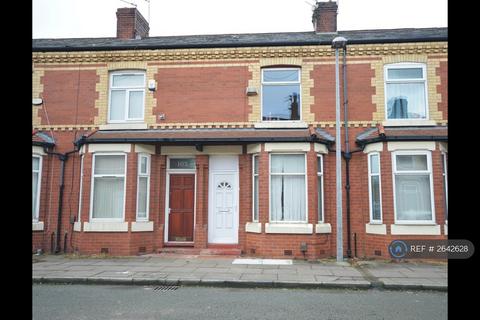 3 bedroom terraced house to rent, Blandford Road, Salford, M6