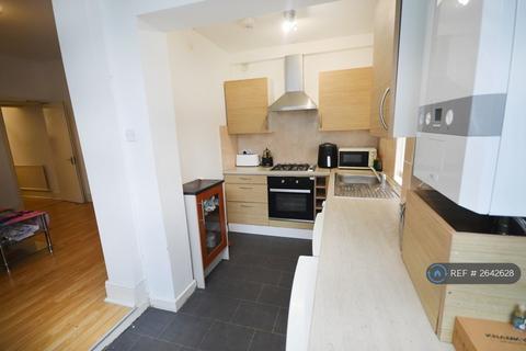 3 bedroom terraced house to rent, Blandford Road, Salford, M6