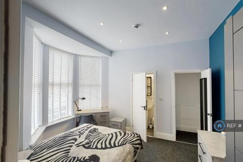 1 bedroom in a house share to rent, Park Bank, Salford, M5