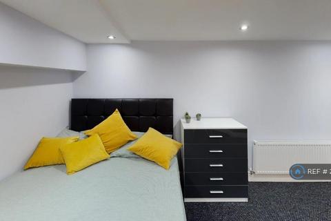 1 bedroom in a house share to rent, Park Bank, Salford, M5