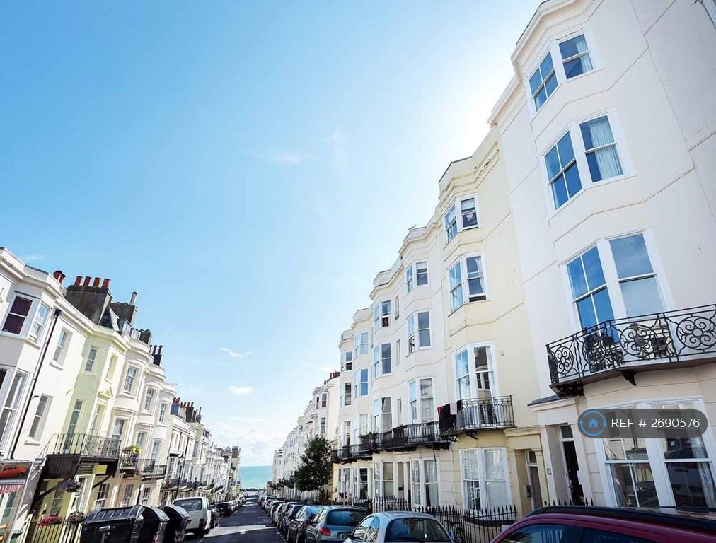 Townhouse Between Western Road And Beach