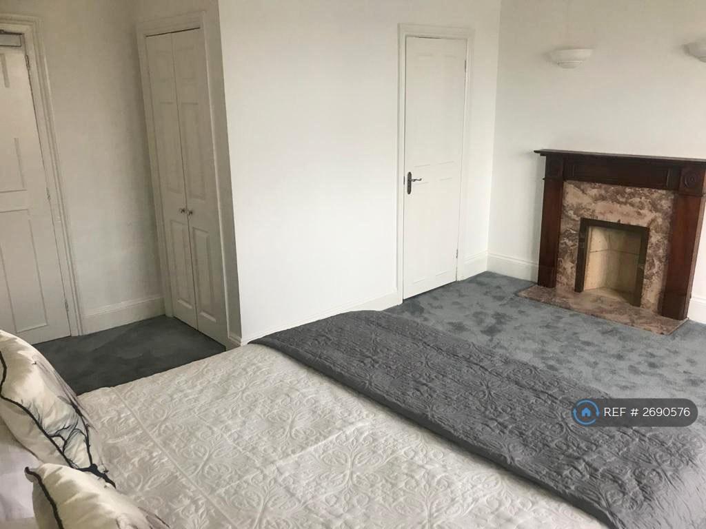 Ensuite Large Double Bedroom