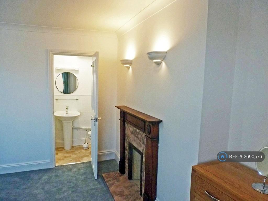 Ensuite Large Double Bedroom