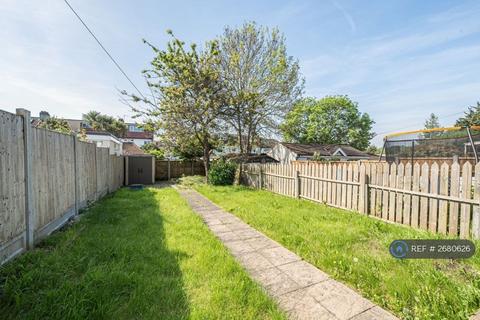 3 bedroom terraced house to rent, Studley Drive, Ilford, IG4