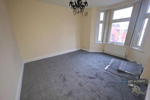 2 bedroom flat to rent, Barrington Road, London, E12