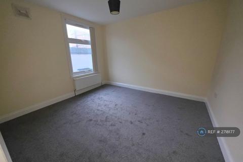 2 bedroom flat to rent, Barrington Road, London, E12