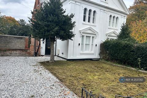 6 bedroom semi-detached house to rent, Forest Road East, Nottingham, NG1