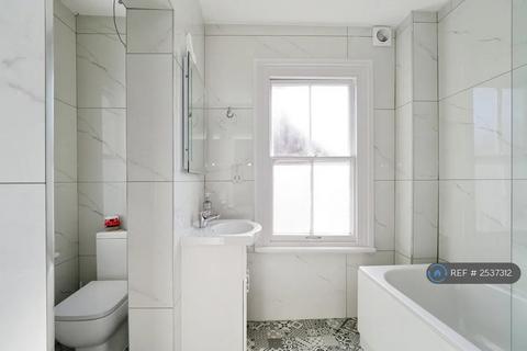 6 bedroom semi-detached house to rent, Forest Road East, Nottingham, NG1