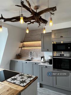 2 bedroom flat to rent, Knole Road, Bexhill-On-Sea, TN40