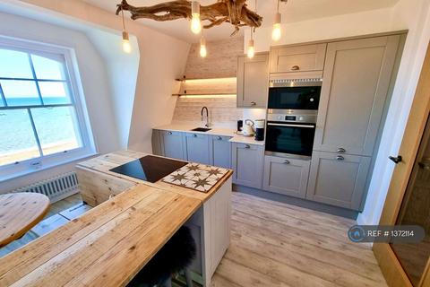 2 bedroom flat to rent, Knole Road, Bexhill-On-Sea, TN40