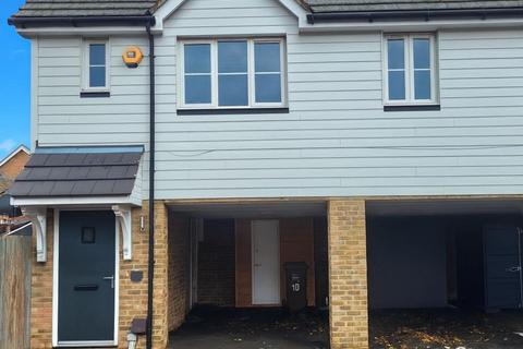 2 bedroom coach house to rent, Chancel Drive, Wainscott, Rochester