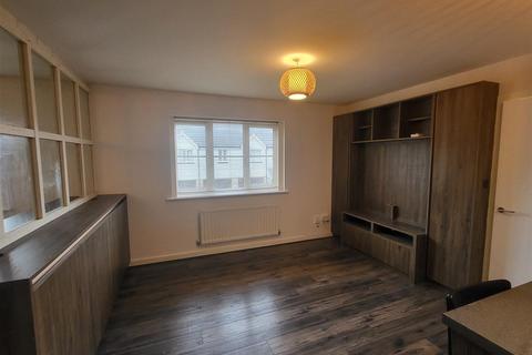 2 bedroom coach house to rent, Chancel Drive, Wainscott, Rochester