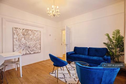 4 bedroom detached house to rent, Fircroft Road, London, SW17