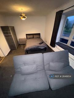 1 bedroom in a house share to rent, Gales Drive, Crawley, RH10