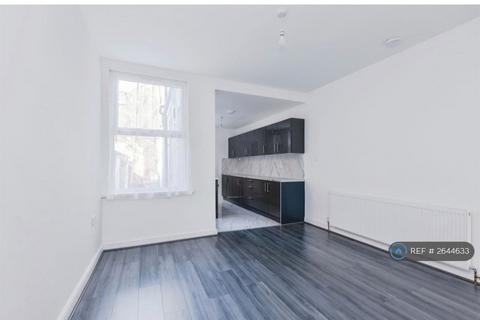 4 bedroom terraced house to rent, Western Road, Leicester, LE3