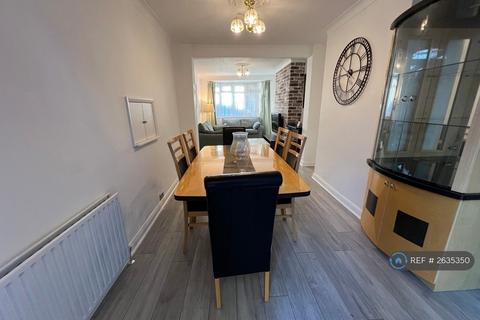 undefined, Heatherdene Close, Mitcham, CR4