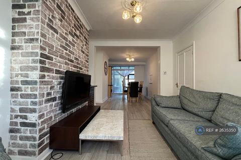 undefined, Heatherdene Close, Mitcham, CR4