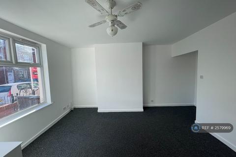 3 bedroom terraced house to rent, Station Road, Haydock, St. Helens, WA11