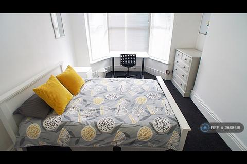 5 bedroom terraced house to rent, Wayland Road, Sheffield, S11