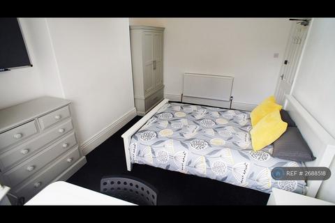 5 bedroom terraced house to rent, Wayland Road, Sheffield, S11