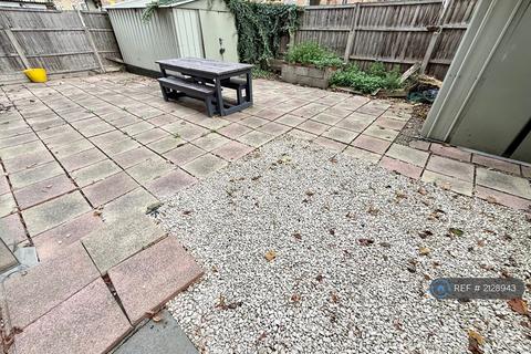 4 bedroom maisonette to rent, Malcolm House, London, N1