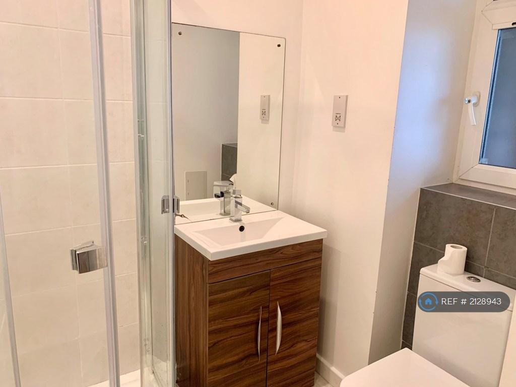 Main Shower Room