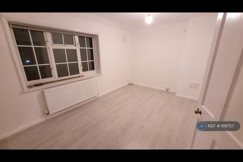 2 bedroom terraced house to rent, Bodmin Grove, Morden, SM4