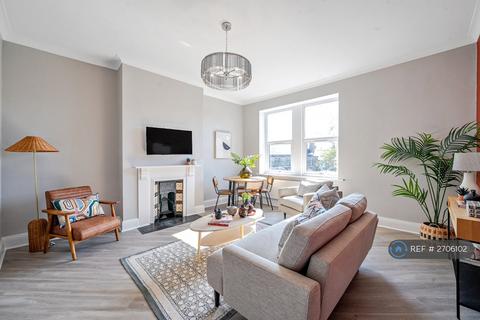3 bedroom maisonette to rent, Hookstone Road, Harrogate, HG2